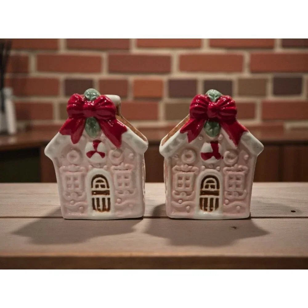 New Christmas Gingerbread House Salt & Pepper Shakers Salt N Pepper Dinning Set